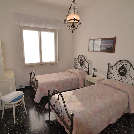 Glicine Apartment *